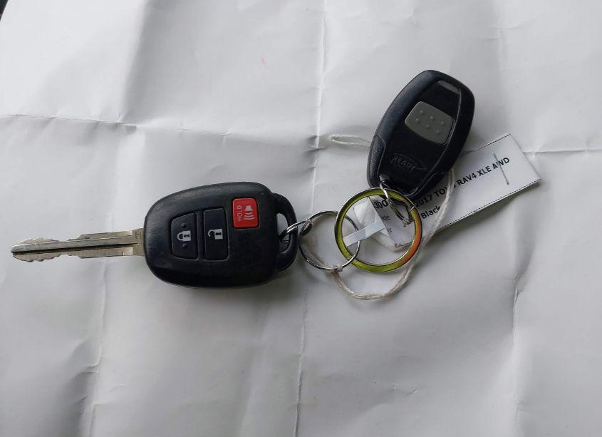 Photo 11 of 2017 Toyota Rav4 XLE (VIN 2T3RFREV7HW569742)