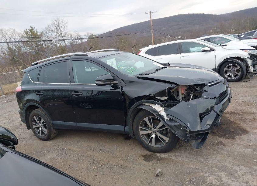 Photo 13 of 2017 Toyota Rav4 XLE (VIN 2T3RFREV7HW569742)