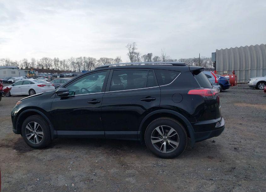 Photo 14 of 2017 Toyota Rav4 XLE (VIN 2T3RFREV7HW569742)