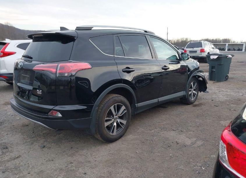 Photo 4 of 2017 Toyota Rav4 XLE (VIN 2T3RFREV7HW569742)