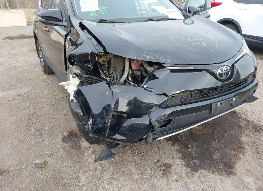 Photo 6 of 2017 Toyota Rav4 XLE (VIN 2T3RFREV7HW569742)