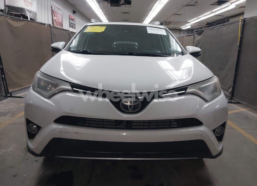 Photo 13 of 2017 Toyota Rav4 XLE (VIN 2T3RFREV7HW646853)