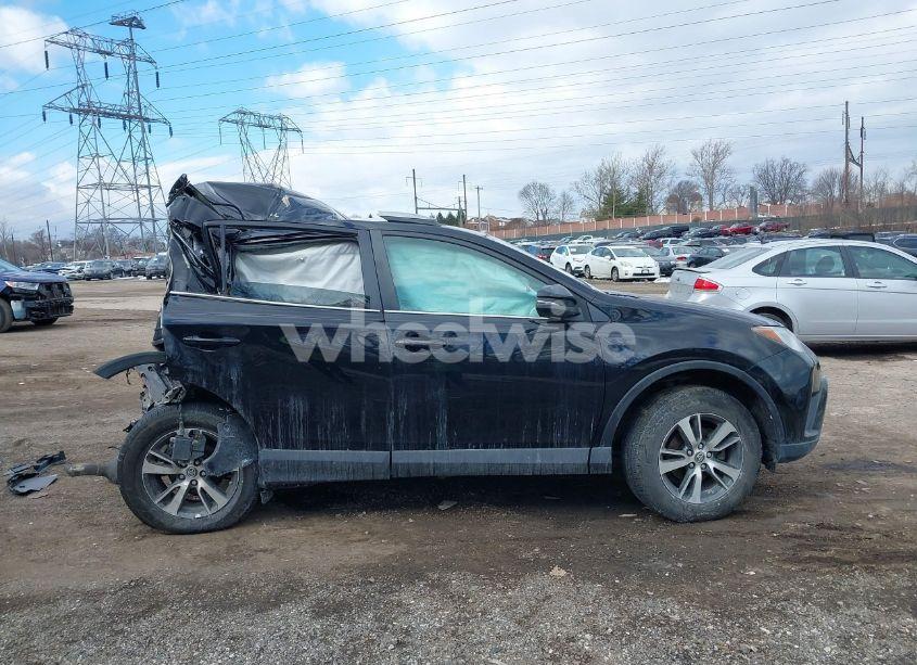 Photo 13 of 2017 Toyota Rav4 XLE (VIN 2T3RFREV7HW650238)