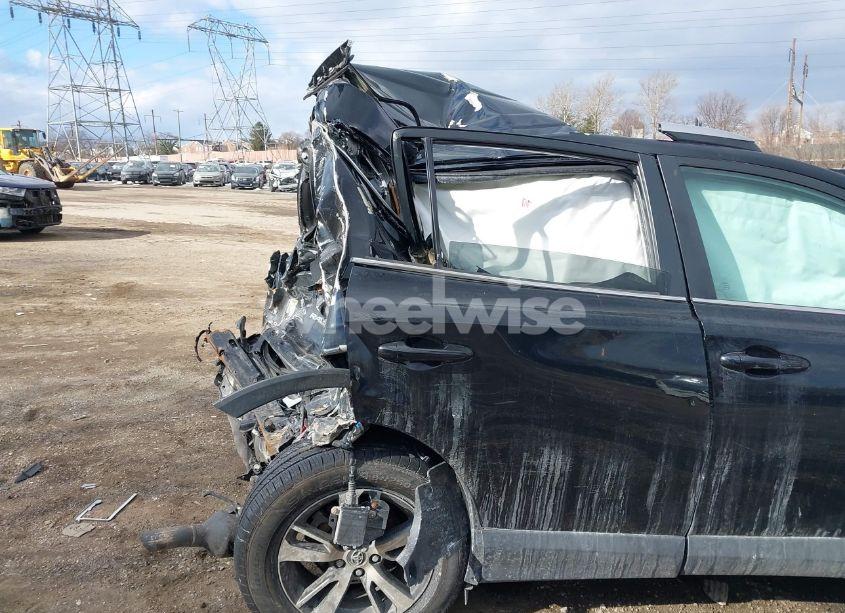 Photo 17 of 2017 Toyota Rav4 XLE (VIN 2T3RFREV7HW650238)