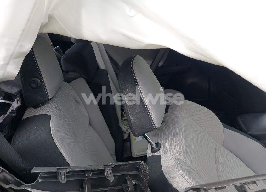 Photo 8 of 2017 Toyota Rav4 XLE (VIN 2T3RFREV7HW650238)