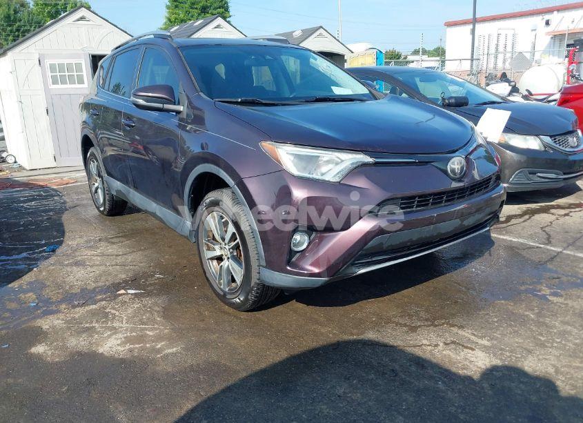 2018 Toyota Rav4 XLE (VIN 2T3RFREV7JW707933) main photo