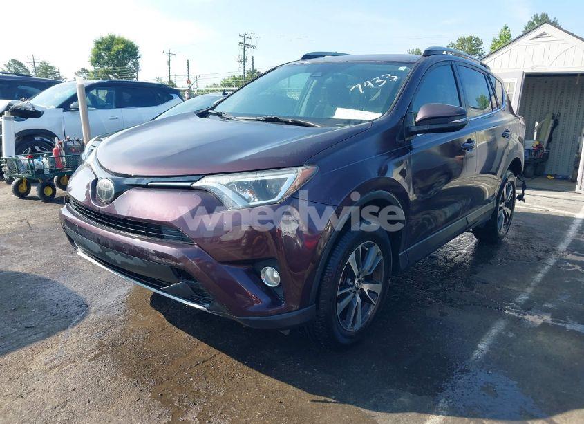 Photo 2 of 2018 Toyota Rav4 XLE (VIN 2T3RFREV7JW707933)