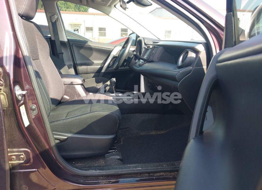 Photo 5 of 2018 Toyota Rav4 XLE (VIN 2T3RFREV7JW707933)