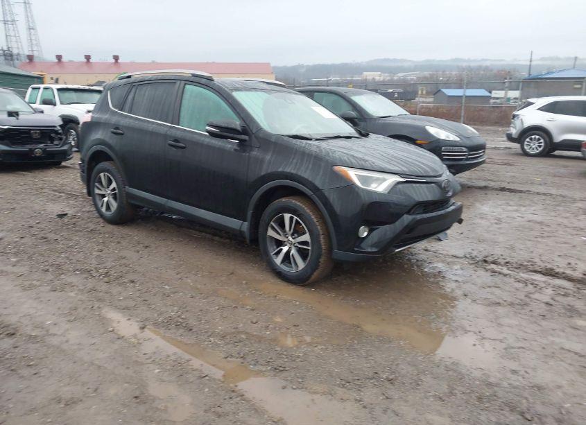 2018 Toyota Rav4 ADVENTURE/XLE (VIN 2T3RFREV7JW711853) main photo