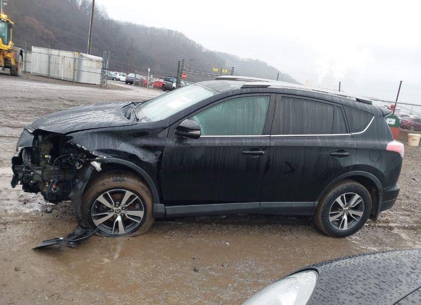 Photo 14 of 2018 Toyota Rav4 ADVENTURE/XLE (VIN 2T3RFREV7JW711853)