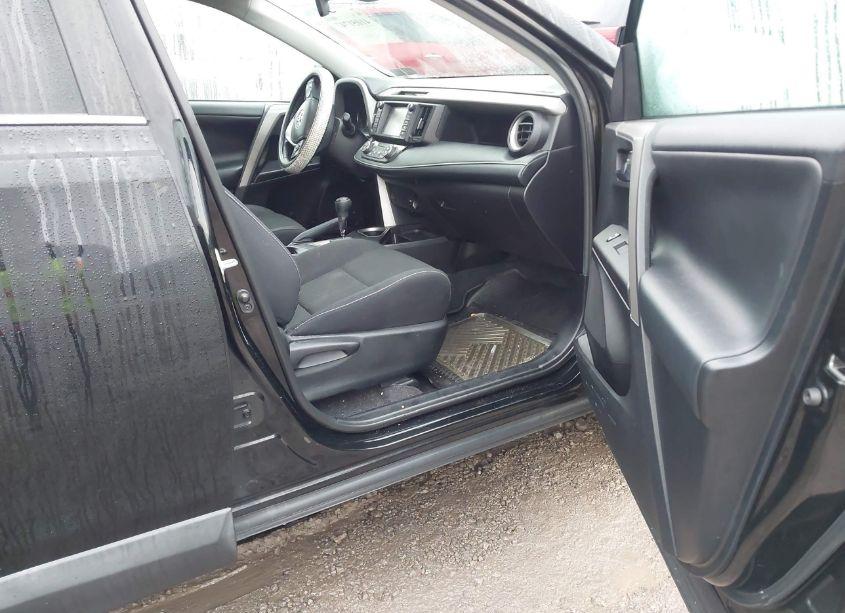 Photo 5 of 2018 Toyota Rav4 ADVENTURE/XLE (VIN 2T3RFREV7JW711853)