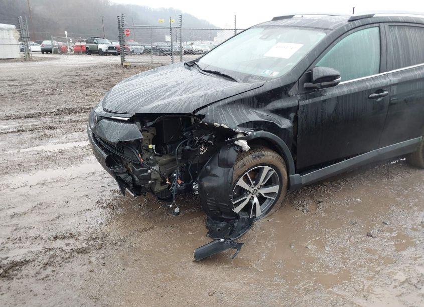 Photo 6 of 2018 Toyota Rav4 ADVENTURE/XLE (VIN 2T3RFREV7JW711853)