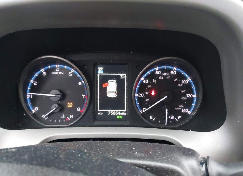 Photo 7 of 2018 Toyota Rav4 ADVENTURE/XLE (VIN 2T3RFREV7JW711853)