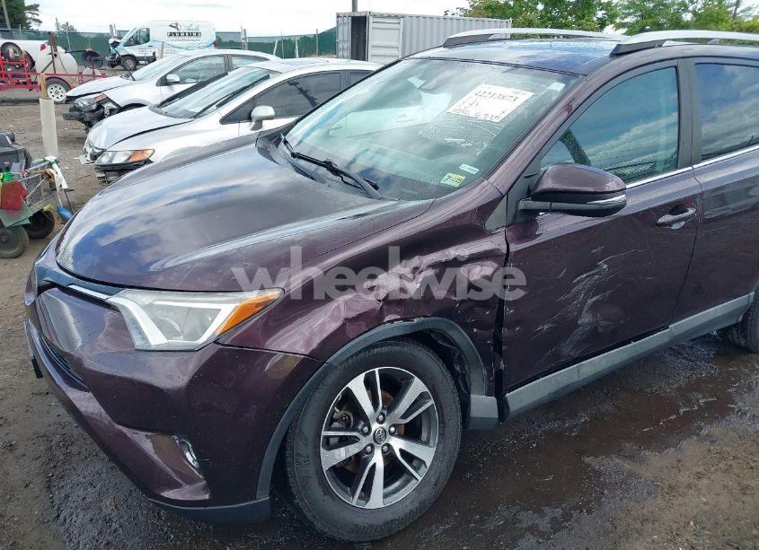 Photo 6 of 2018 Toyota Rav4 XLE (VIN 2T3RFREV7JW807823)