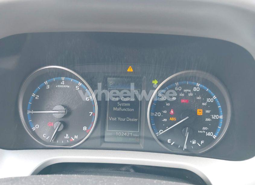 Photo 7 of 2018 Toyota Rav4 XLE (VIN 2T3RFREV7JW807823)