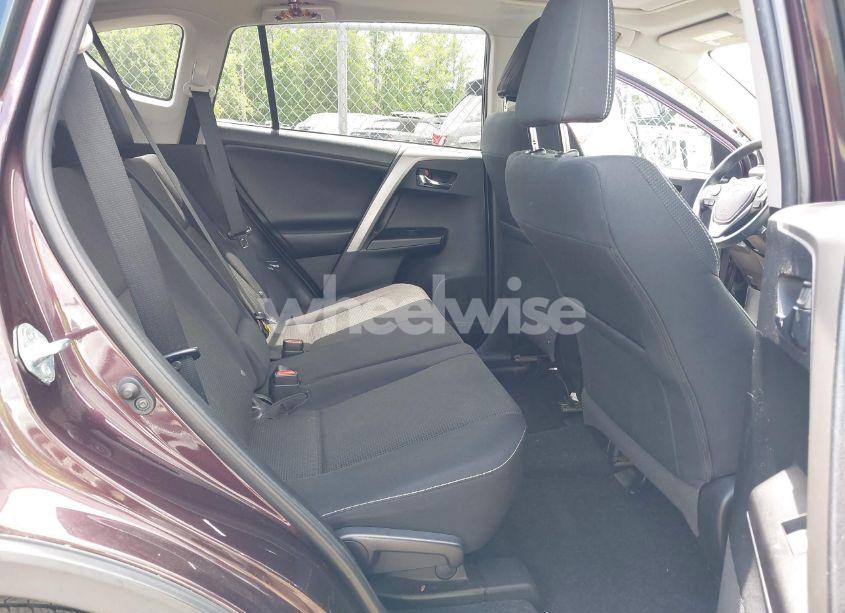 Photo 8 of 2018 Toyota Rav4 XLE (VIN 2T3RFREV7JW807823)