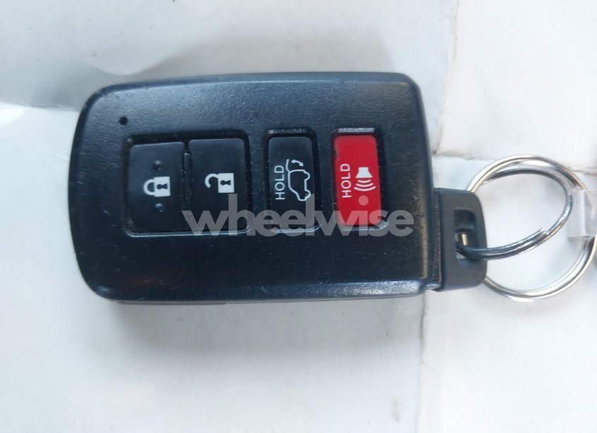 Photo 11 of 2018 Toyota Rav4 ADVENTURE/XLE (VIN 2T3RFREV7JW857444)