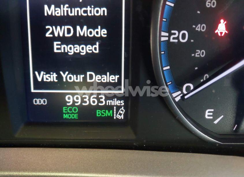 Photo 15 of 2018 Toyota Rav4 ADVENTURE/XLE (VIN 2T3RFREV7JW857444)