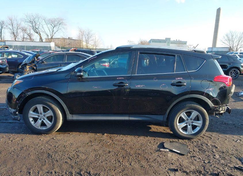 Photo 15 of 2013 Toyota Rav4 XLE (VIN 2T3RFREV8DW022098)