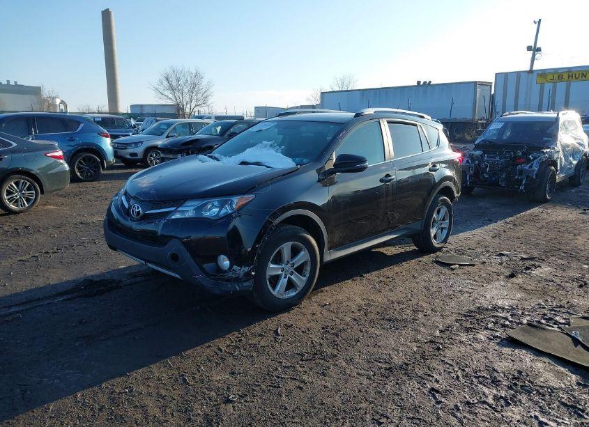 Photo 2 of 2013 Toyota Rav4 XLE (VIN 2T3RFREV8DW022098)