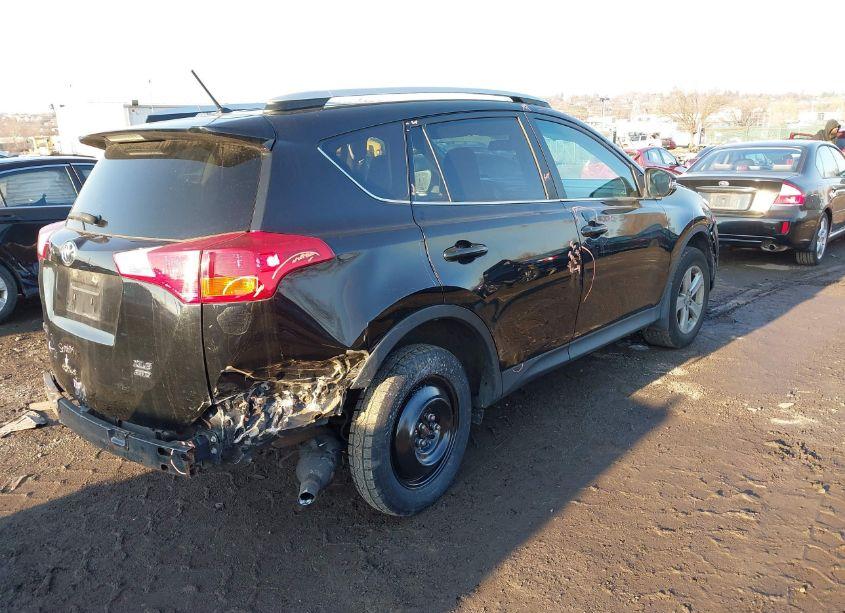 Photo 6 of 2013 Toyota Rav4 XLE (VIN 2T3RFREV8DW022098)