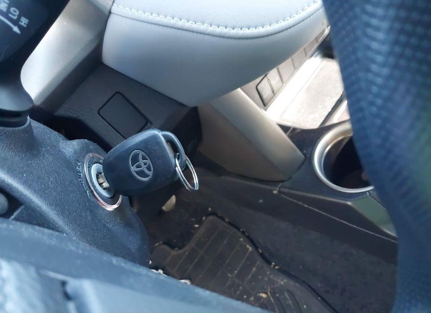 Photo 11 of 2013 Toyota Rav4 XLE (VIN 2T3RFREV8DW065405)