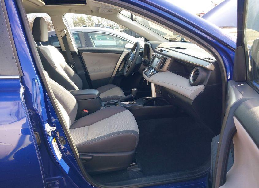 Photo 5 of 2014 Toyota Rav4 XLE (VIN 2T3RFREV8EW194875)