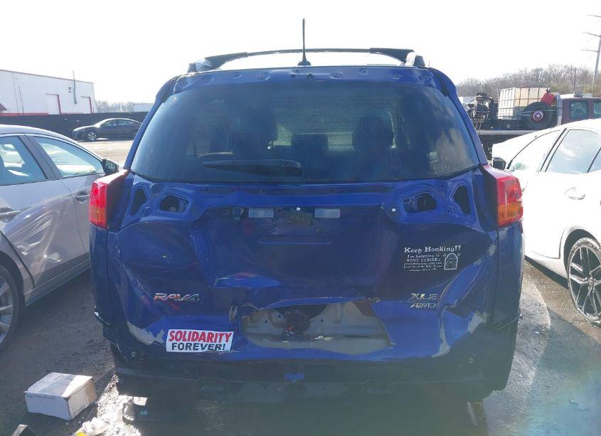 Photo 6 of 2014 Toyota Rav4 XLE (VIN 2T3RFREV8EW194875)