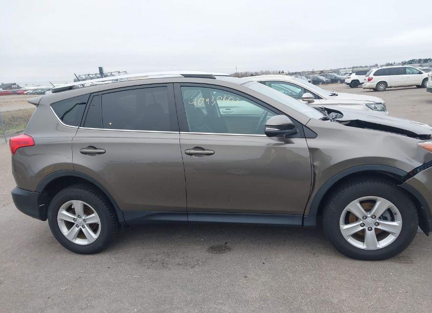 Photo 13 of 2014 Toyota Rav4 XLE (VIN 2T3RFREV8EW203655)
