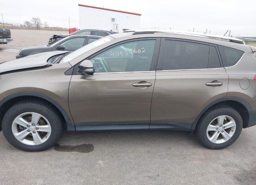 Photo 14 of 2014 Toyota Rav4 XLE (VIN 2T3RFREV8EW203655)