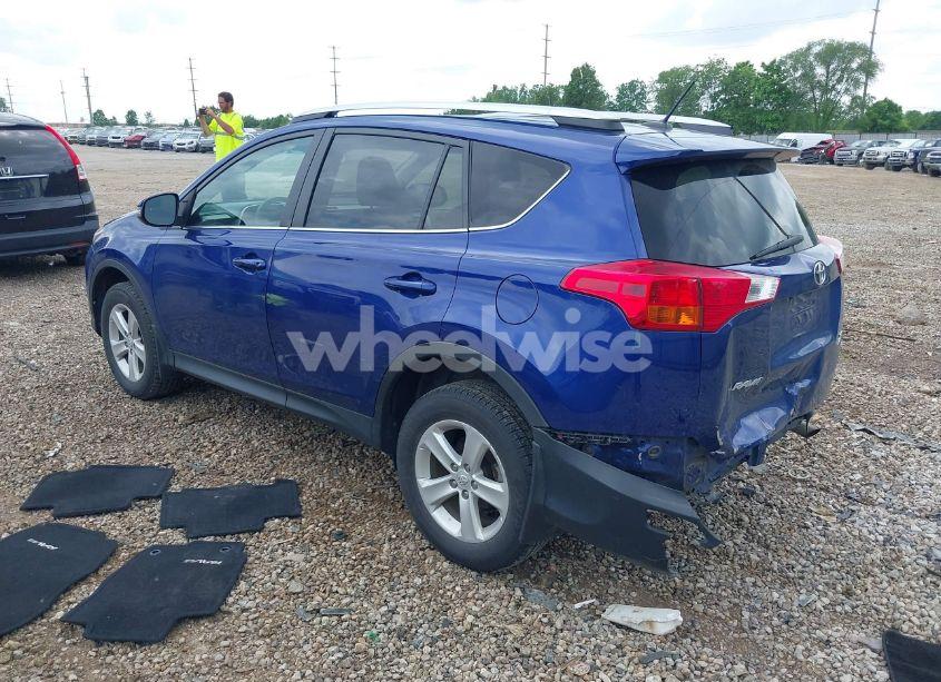 Photo 3 of 2014 Toyota Rav4 XLE (VIN 2T3RFREV8EW224358)
