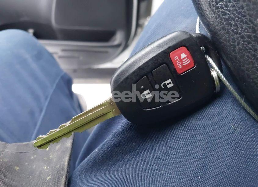 Photo 11 of 2015 Toyota Rav4 XLE (VIN 2T3RFREV8FW251173)