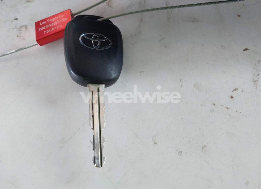 Photo 11 of 2015 Toyota Rav4 XLE (VIN 2T3RFREV8FW259354)