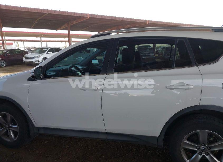 Photo 14 of 2015 Toyota Rav4 XLE (VIN 2T3RFREV8FW259354)