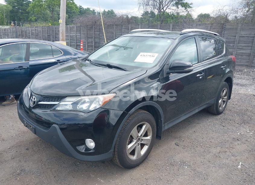 Photo 2 of 2015 Toyota Rav4 XLE (VIN 2T3RFREV8FW271620)