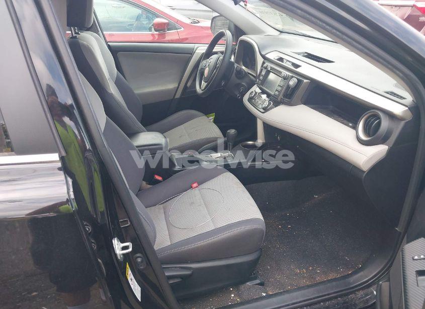 Photo 5 of 2015 Toyota Rav4 XLE (VIN 2T3RFREV8FW271620)