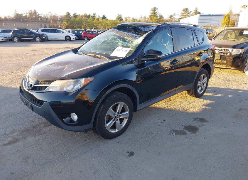 Photo 2 of 2015 Toyota Rav4 XLE (VIN 2T3RFREV8FW284285)