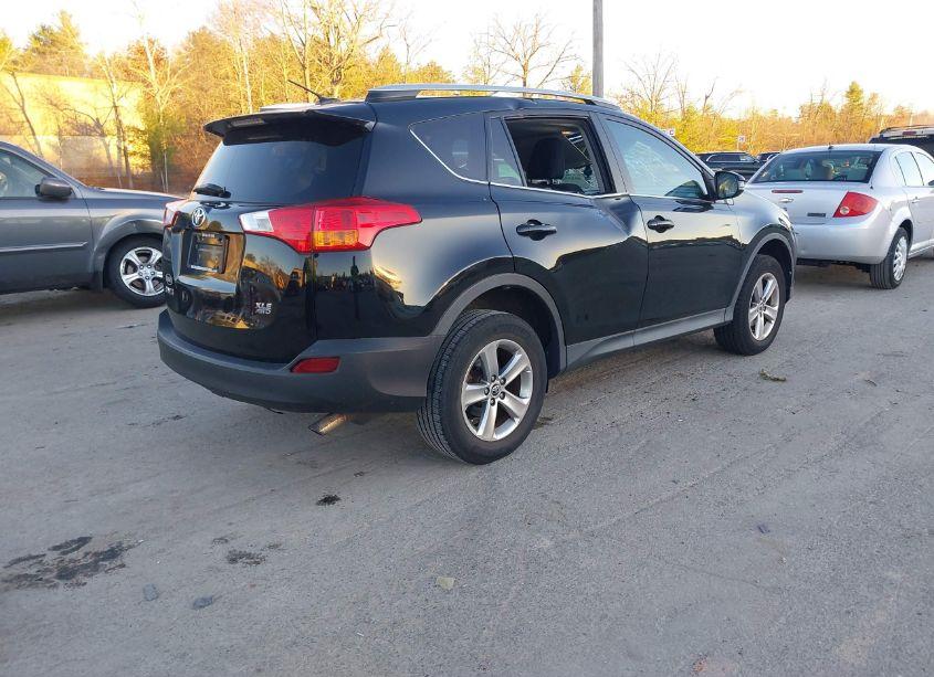 Photo 4 of 2015 Toyota Rav4 XLE (VIN 2T3RFREV8FW284285)