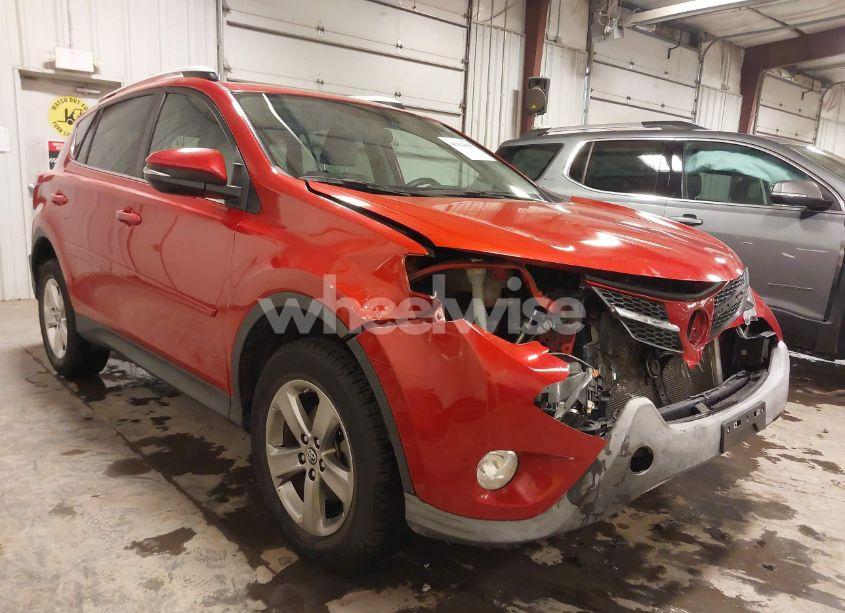 2015 Toyota Rav4 XLE (VIN 2T3RFREV8FW312568) main photo