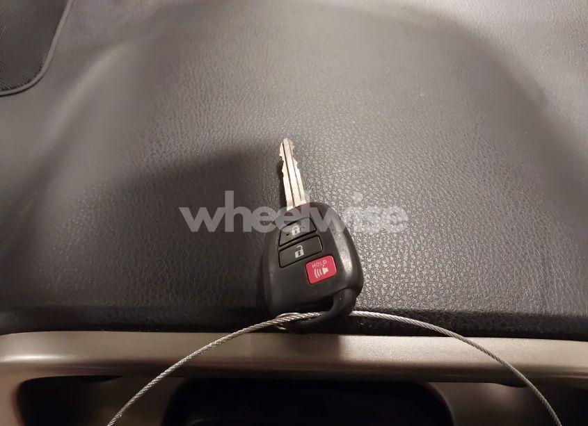 Photo 11 of 2015 Toyota Rav4 XLE (VIN 2T3RFREV8FW312568)