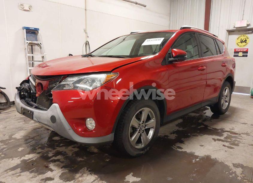Photo 2 of 2015 Toyota Rav4 XLE (VIN 2T3RFREV8FW312568)