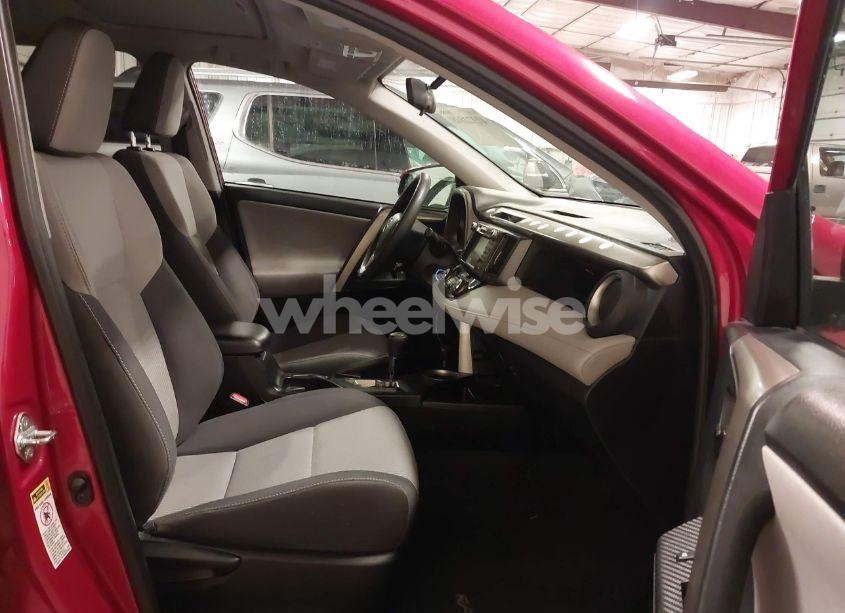 Photo 5 of 2015 Toyota Rav4 XLE (VIN 2T3RFREV8FW312568)