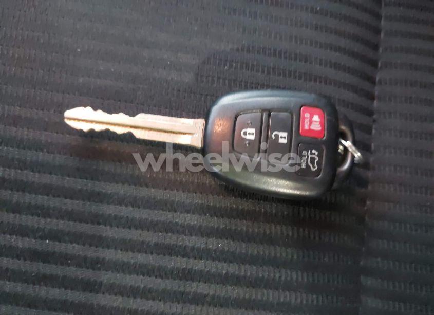 Photo 11 of 2015 Toyota Rav4 XLE (VIN 2T3RFREV8FW318287)