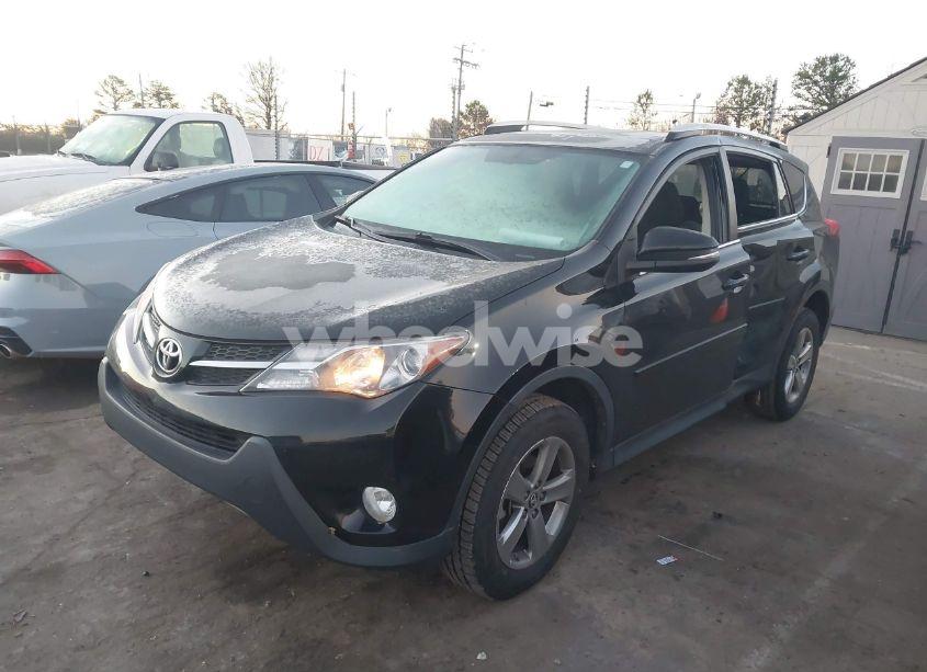 Photo 2 of 2015 Toyota Rav4 XLE (VIN 2T3RFREV8FW318287)