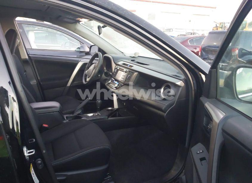 Photo 5 of 2015 Toyota Rav4 XLE (VIN 2T3RFREV8FW318287)