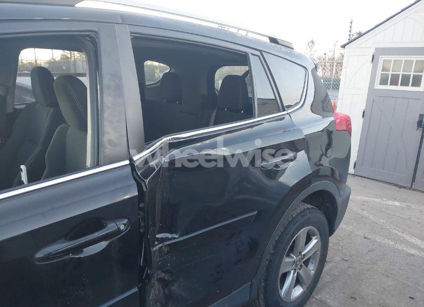 Photo 6 of 2015 Toyota Rav4 XLE (VIN 2T3RFREV8FW318287)