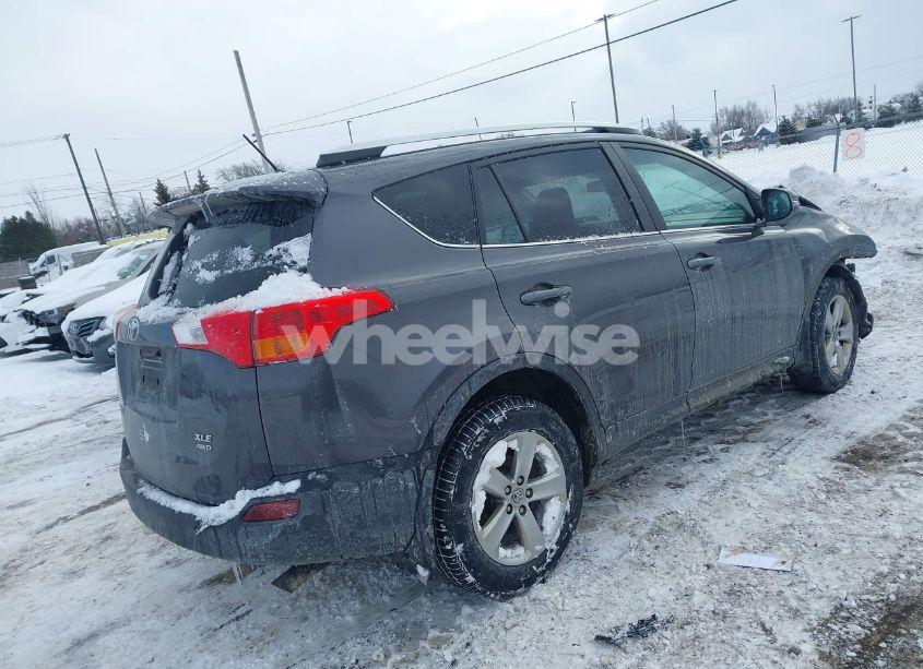 Photo 4 of 2015 Toyota Rav4 XLE (VIN 2T3RFREV8FW324607)