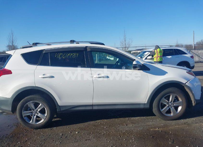 Photo 13 of 2015 Toyota Rav4 XLE (VIN 2T3RFREV8FW387514)