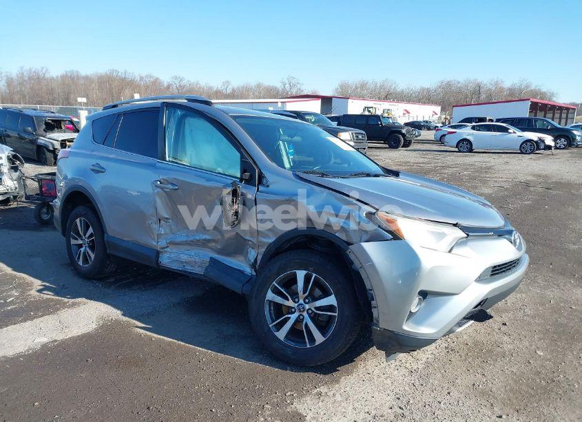 2016 Toyota Rav4 XLE (VIN 2T3RFREV8GW429262) main photo