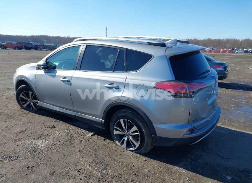 Photo 3 of 2016 Toyota Rav4 XLE (VIN 2T3RFREV8GW429262)